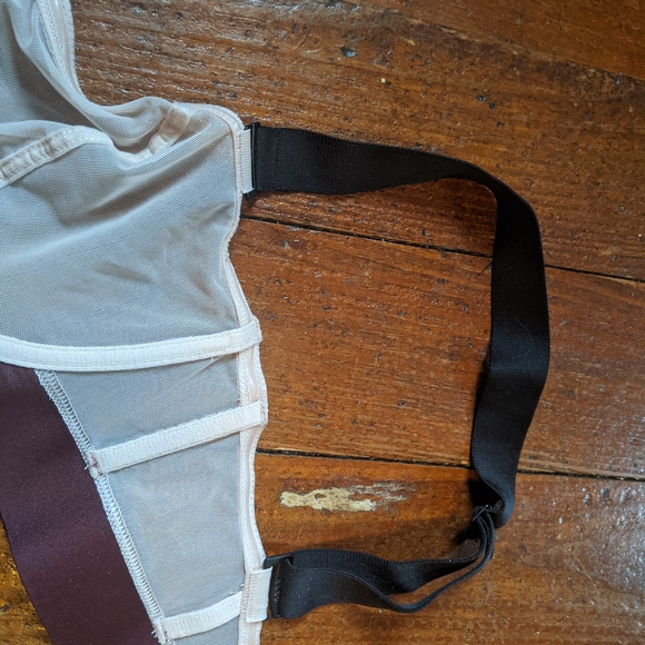 DKNY Sheers convertible bra - Picture 2 of 2